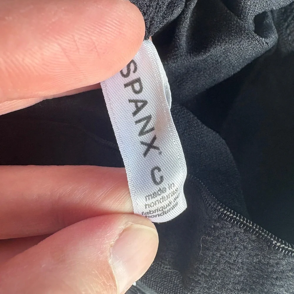 Spanx Sheers High-Waisted Invisible Luxe Leg Tights Very Black Size‎ C NEW